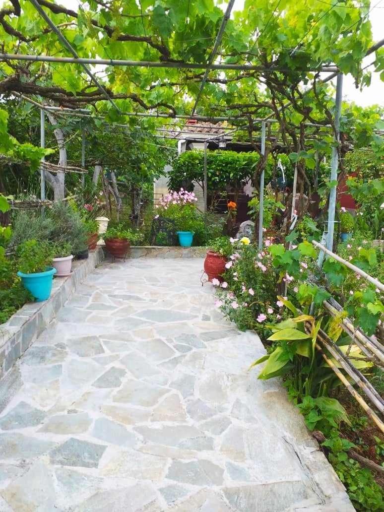 Malotu Resort Sinarádes Eksteriør bilde